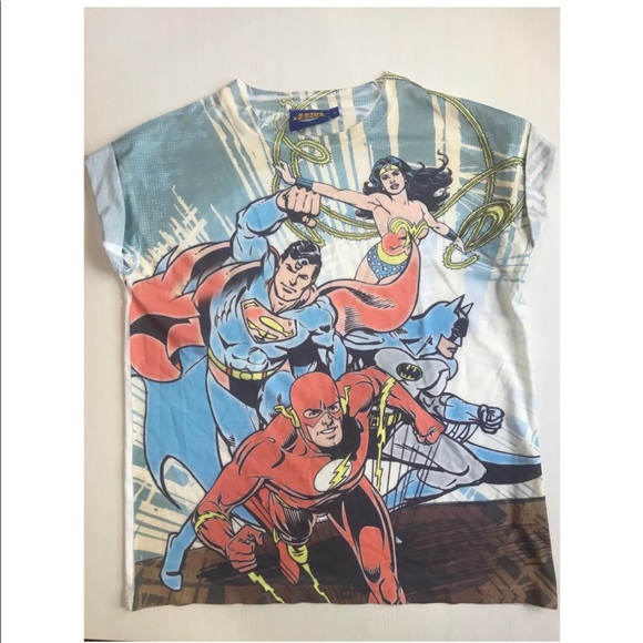 β‘οΈVintage DC Teeβ‘οΈUK size10 fit S to M - Picture 3 of 8